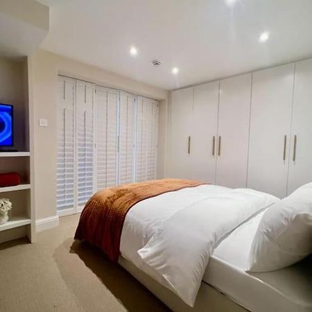 New Flat In Holland Park Apartment Лондон Екстериор снимка